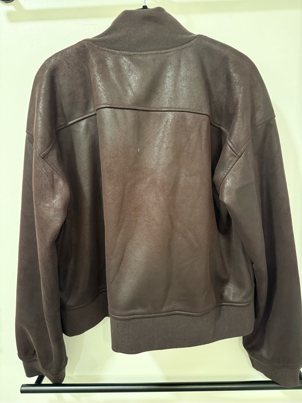 NWT Evereve dark brown faux suede bomber jacket with gold snaps size L - Picture 2 of 5